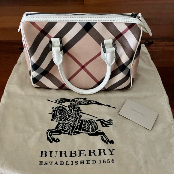 [Burberry] White Patent Leather Bag